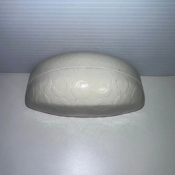 Coach Cream Beige Brown Signature Glasses Hard case
One Size Not Perfect - Picture 6 of 7